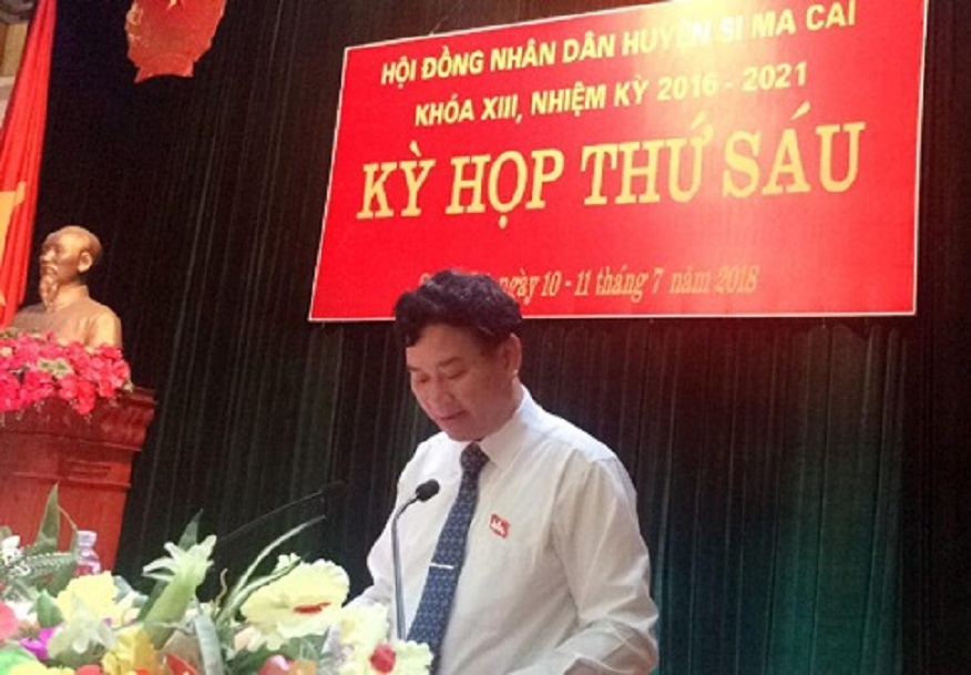 Đ/c Vũ Văn Cài - Bí thư Huyện ủy, Chủ tịch HĐND huyện phát biểu khai mạc kỳ họp
